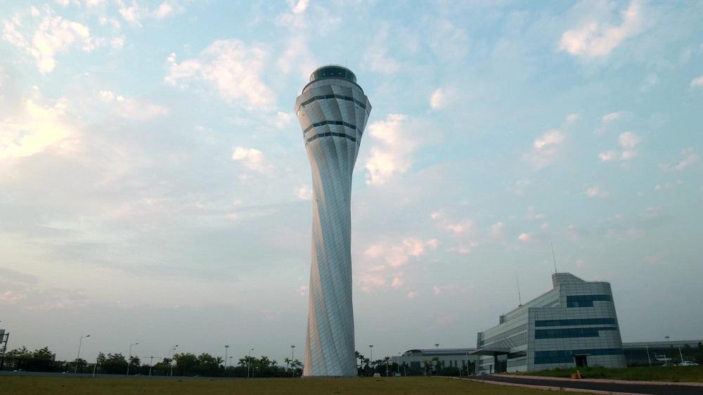 公司承建的廣西南寧吳圩國際機(jī)場新航站區(qū)擴(kuò)建工程榮獲全國AAA級(jí)安全文明標(biāo)準(zhǔn)化工地